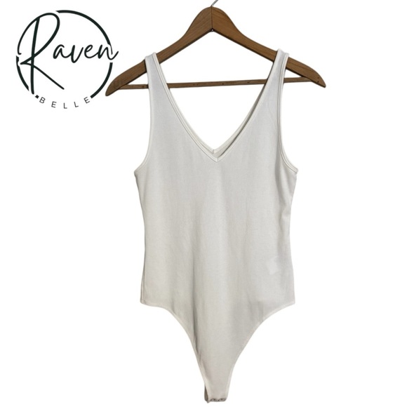 American Eagle White Sleeveless Ribbed Bodysuit V-Neck Casual Top - Picture 1 of 4